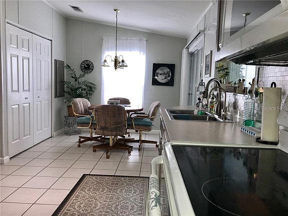 5th image of 126 Americana Ct NE #232
