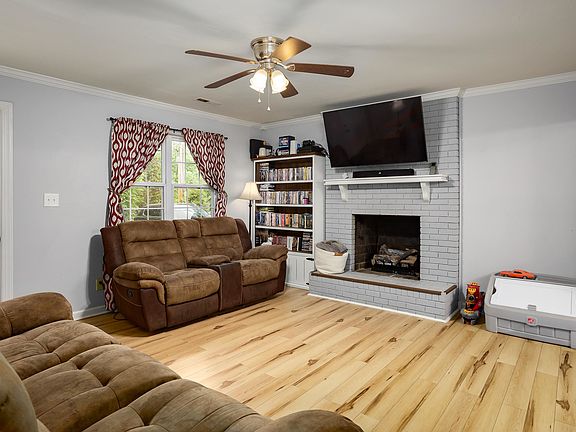 4th image of 661 Rivermont Rd