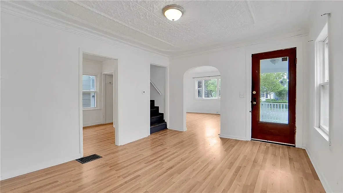 3 bed, 1478 sqft, $2,400 — Photo 2