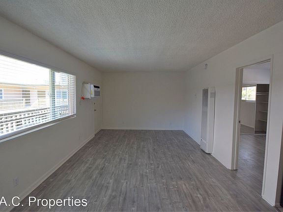 5th image of 5255 Blakeslee Ave #4338878