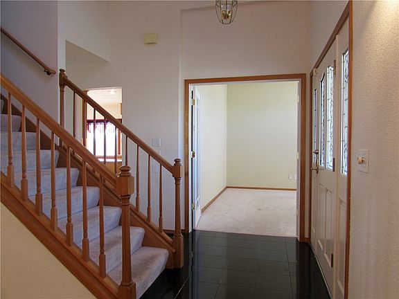5th image of 9526 Solberg Ct SE