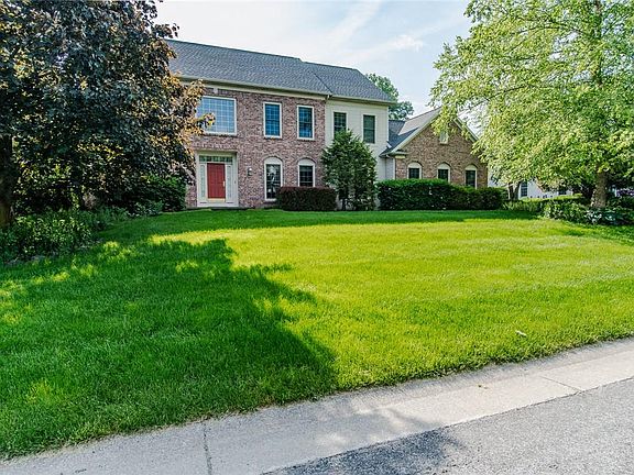 4th image of 9 Mill Neck Ln