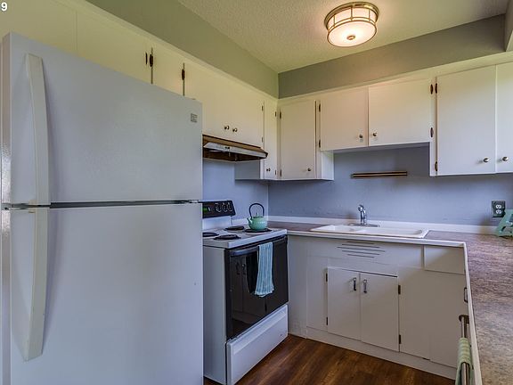 5th image of 10113 NE 3rd St
