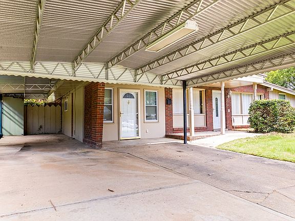 2nd image of 2451 Mesa St