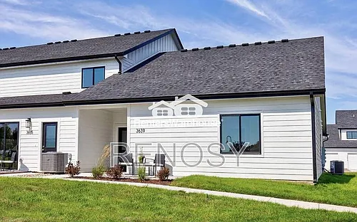 3639 NE Kara Ln Photo 1
