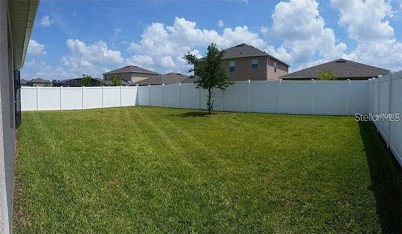 Building Photo - 10525 Cabbage Tree Loop