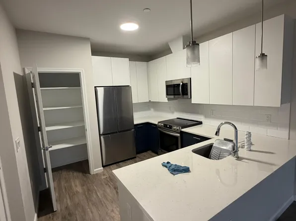 315 Lake St #402A, Newark, NJ 07104