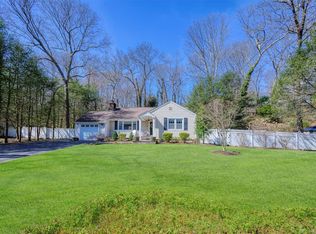 36 Cold Spring Hills Rd, Huntington, NY 11743