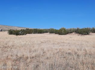 25260 W Foothill Dr, Seligman, AZ 86337