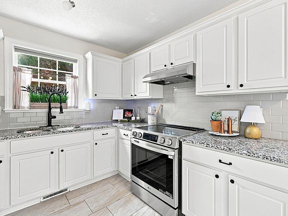 4th image of 101 Somerset Farm Dr
