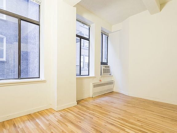 5th image of 31 E 31st St #9FF