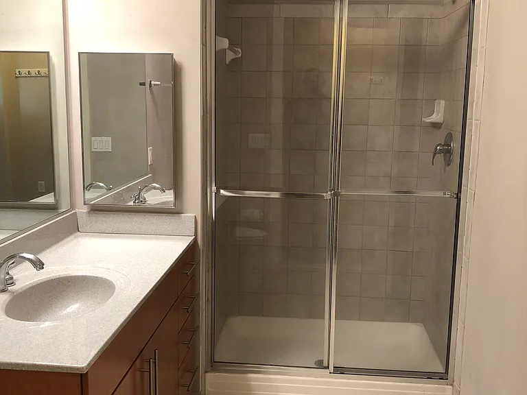 There are 2 full baths.