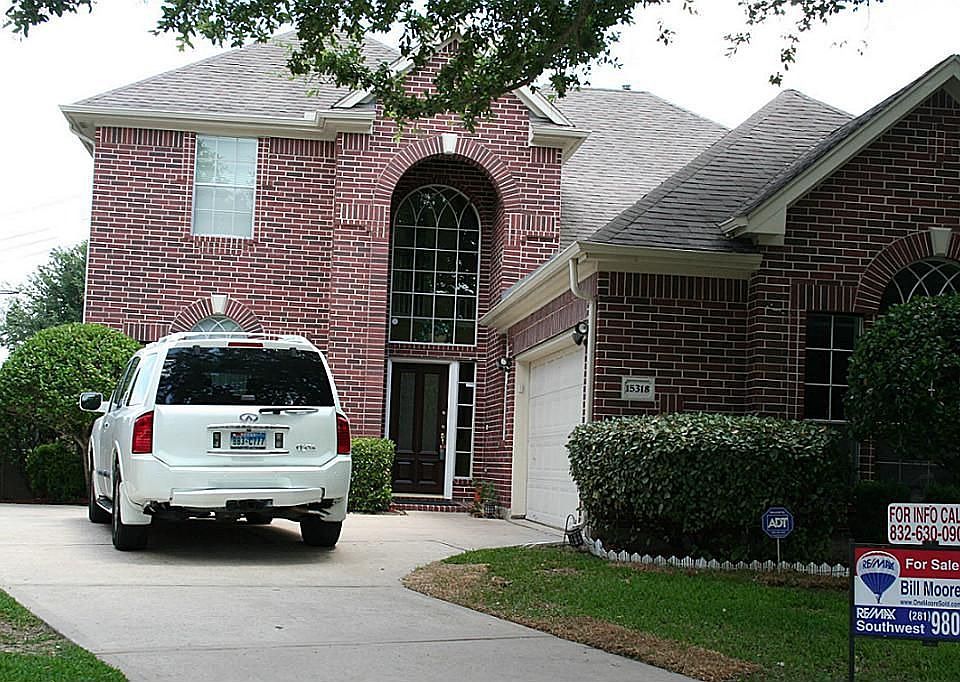 1st image of 15318 Amesbury Ln