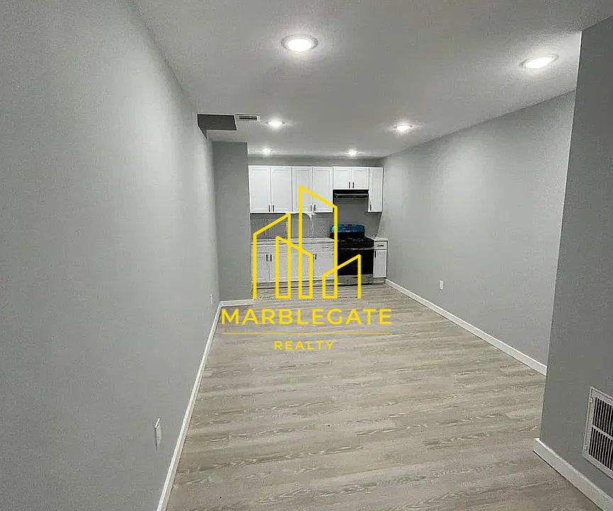 2nd image of 252 Lehigh Ave #224