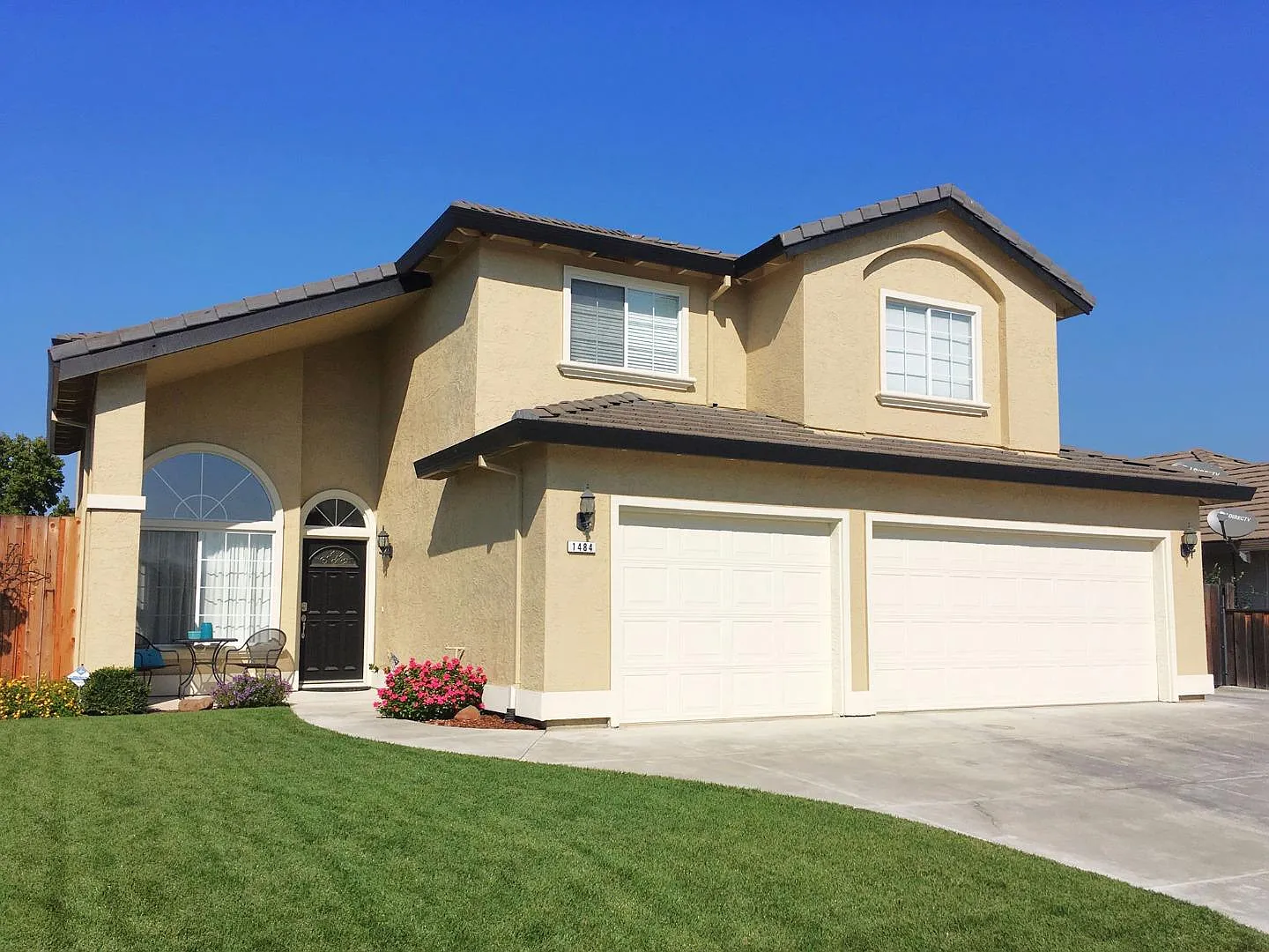 1484 Windsor Ct photo 1