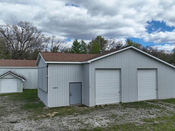 4th image of 3837 Sage Lake Rd