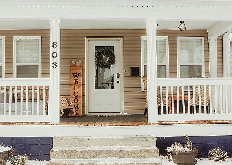 1st image of 803 Emerson St