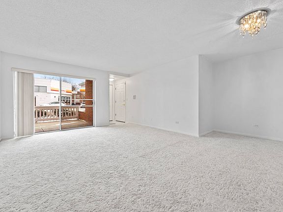 3rd image of 4710 N Elston Ave #106E