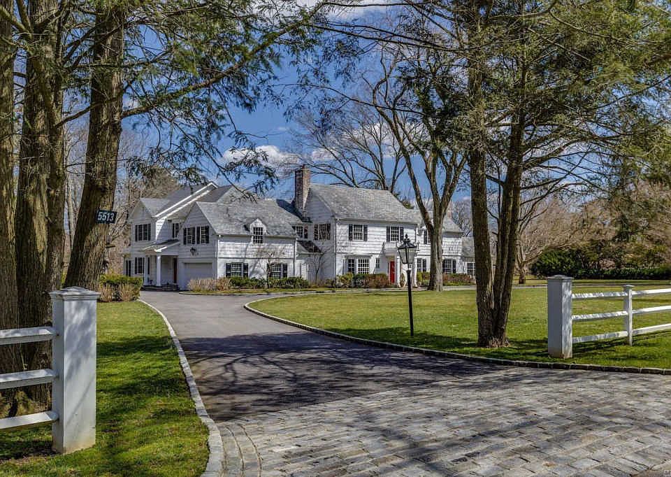 1st image of 9 Meadowridge Ln