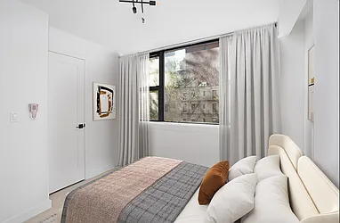 Rented by R New York