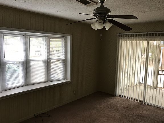 3rd image of 3145 Westover Dr