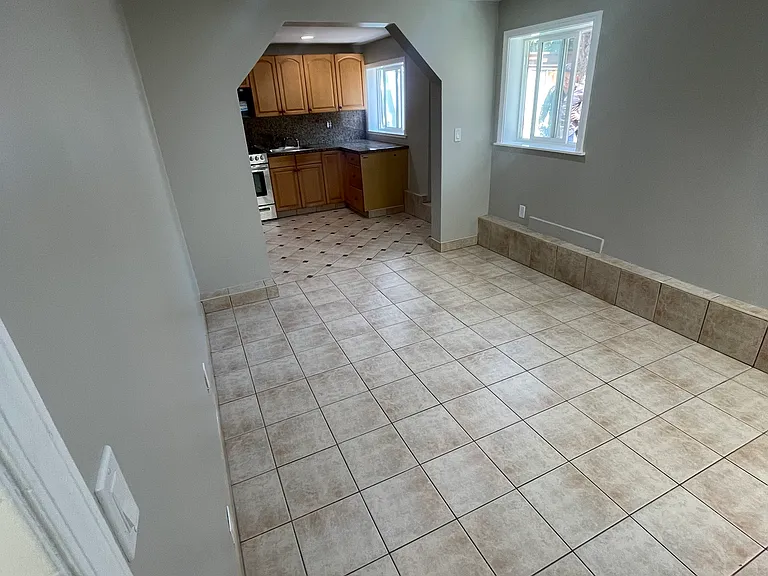 639 Silliman St — Photo 7
