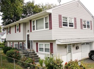 35 Prospect St, Garnerville, NY 10923
