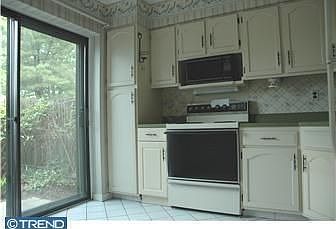 3rd image of 11 Twin Brooks Dr