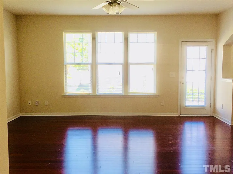 709 Garden Square Ln — Photo 4