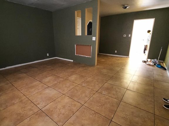5th image of 121 E 16th St #121