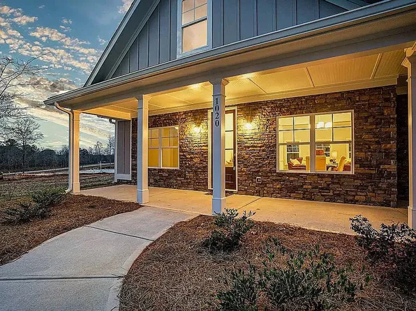 1020 Open Water Dr, Greensboro, GA 30642