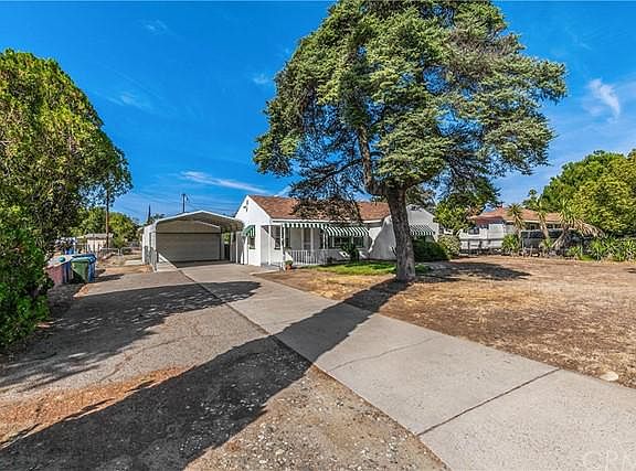 3rd image of 9630 Evergreen Ln