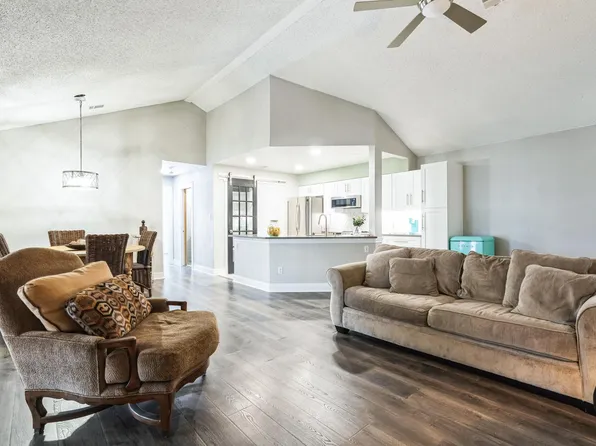 1202 Thorpe Ln APT 406D, San Marcos, TX 78666