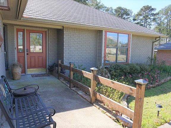 3rd image of 207 Bayview Dr