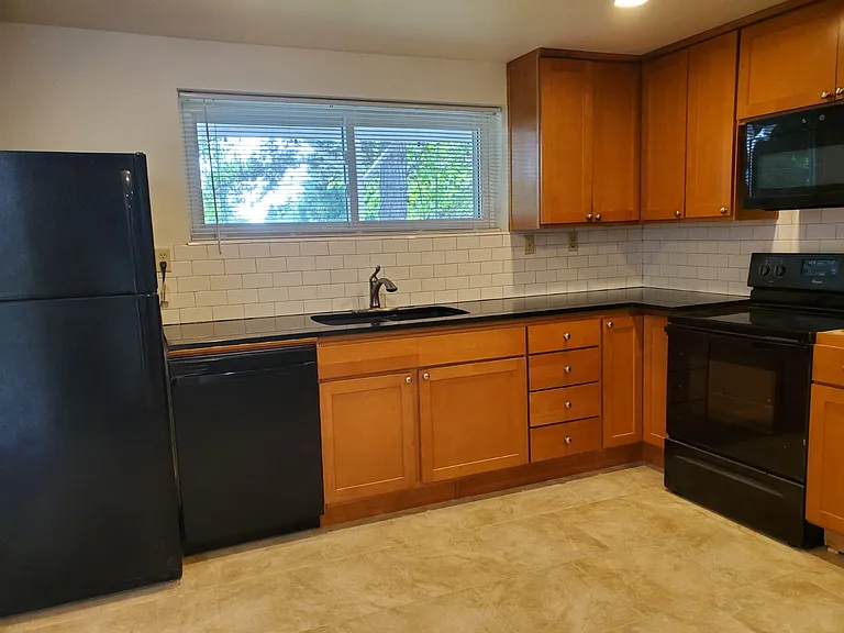 16603 NE 92nd St — Photo 5