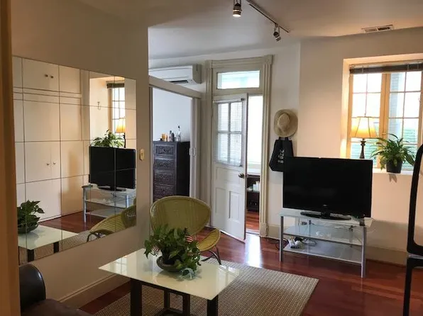 1695 35th St NW APT 2B, Washington, DC 20007