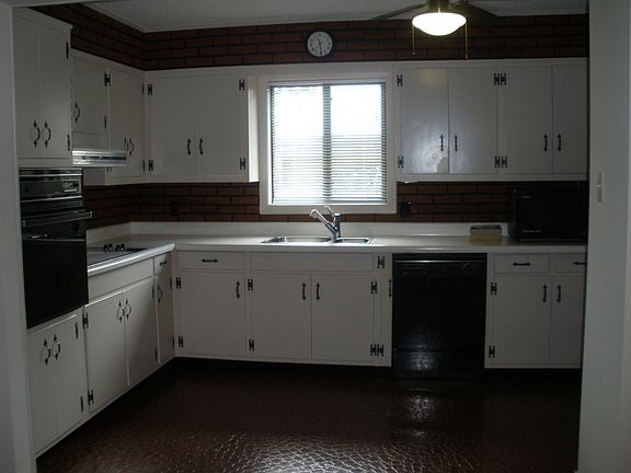 3rd image of 3425 Durwood Dr