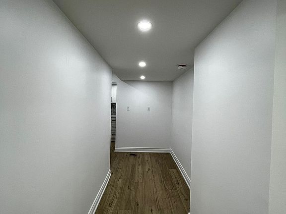 2nd image of 124 Casabel Dr
