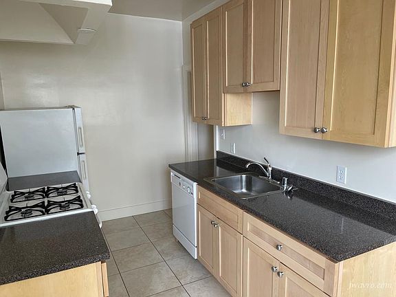 3rd image of 460 S Van Ness Ave APT 6