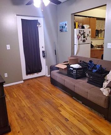 2nd image of 8357 Daniels St