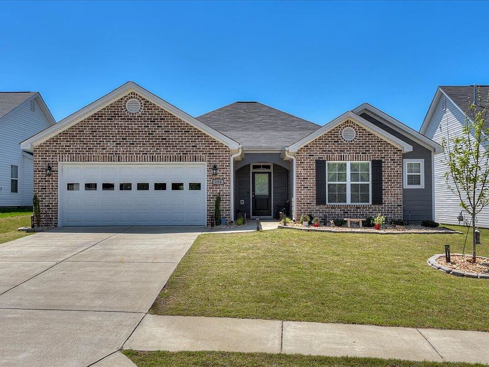 1st image of 150 Radcliff Dr