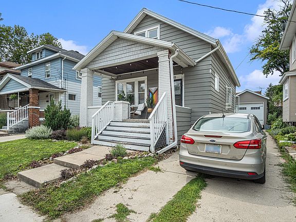 3rd image of 941 Garfield Ave NW