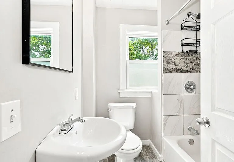 132 S Highland Ave — Photo 10