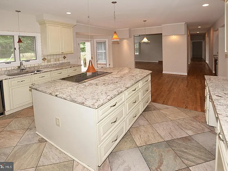 10190 Akhtamar Dr — Photo 19