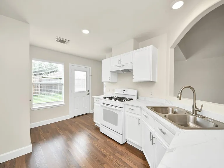 18910 Bonners Park Cir — Photo 12
