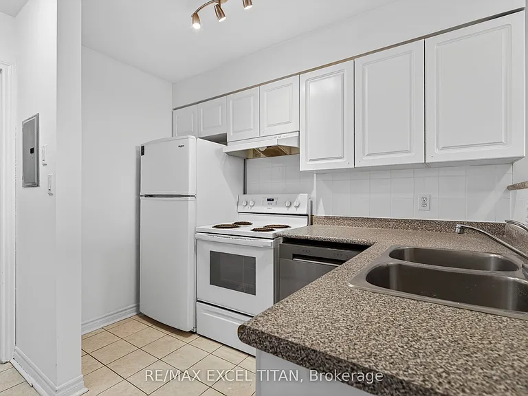 1401 Dupont St #404 — Photo 20