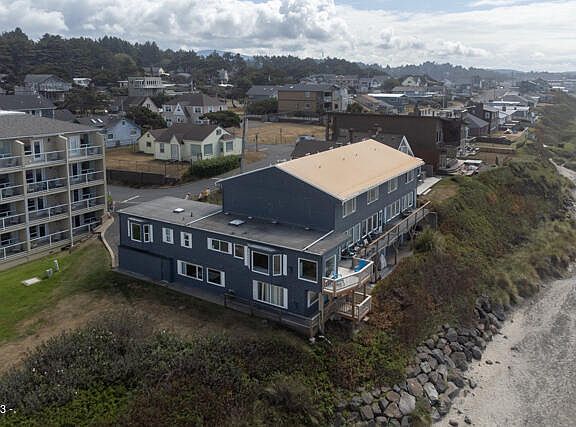 4th image of 3929 NW Jetty Ave