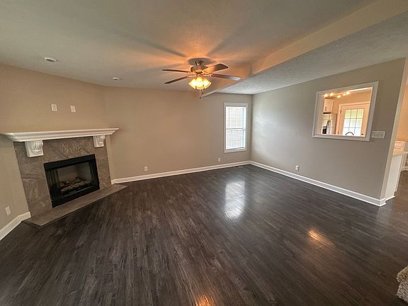 4th image of 612 Fox Path Ln