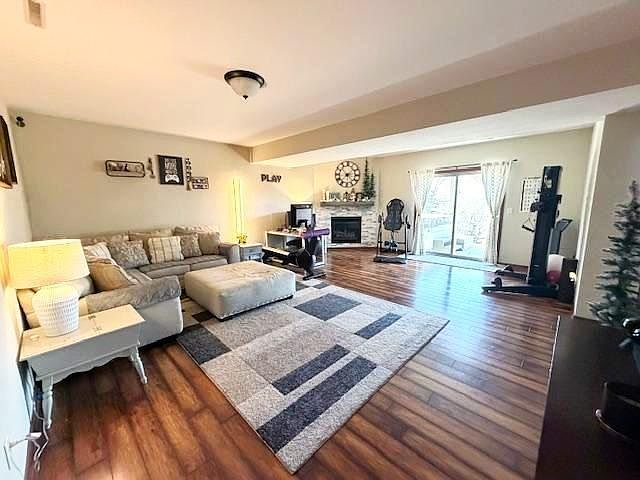 2nd image of 3993 Stone Point Dr NE