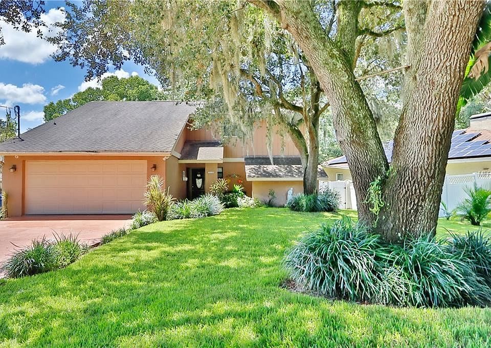 1st image of 12124 Midlake Dr